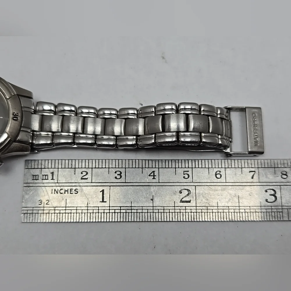 Womens Vintage Guess Waterpro Watch 29mm Silver Tone 50M New Battery